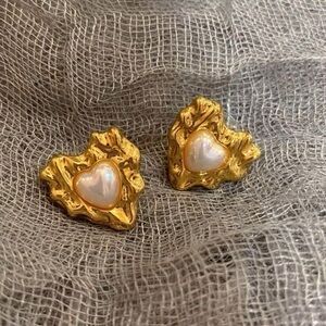 - - 18K GP French style heart mother of pearl  stud earrings